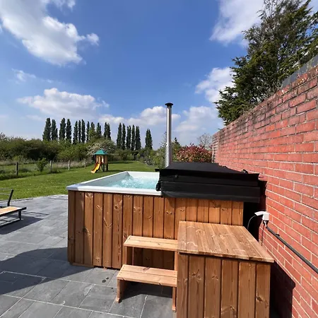 別荘 Au Bord De L'eau Le Bizet