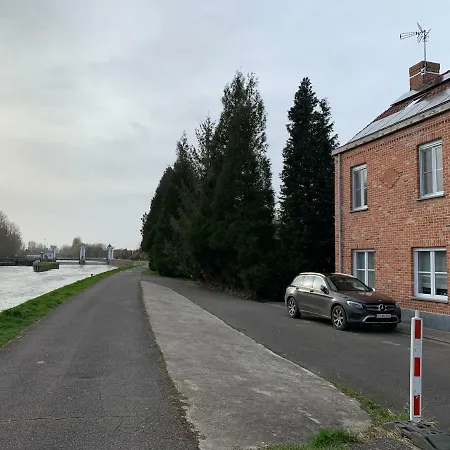 Holiday home Au Bord De L'eau