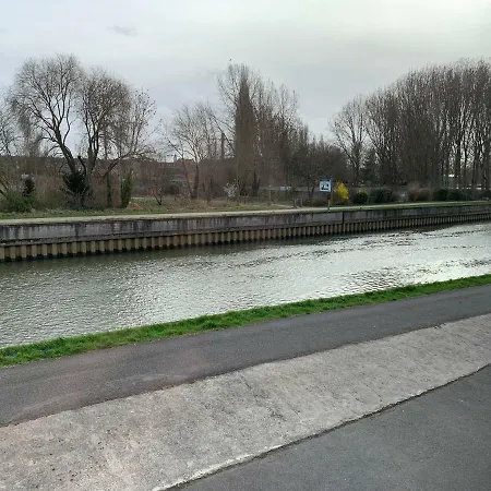 Au Bord De L'eau * Le Bizet