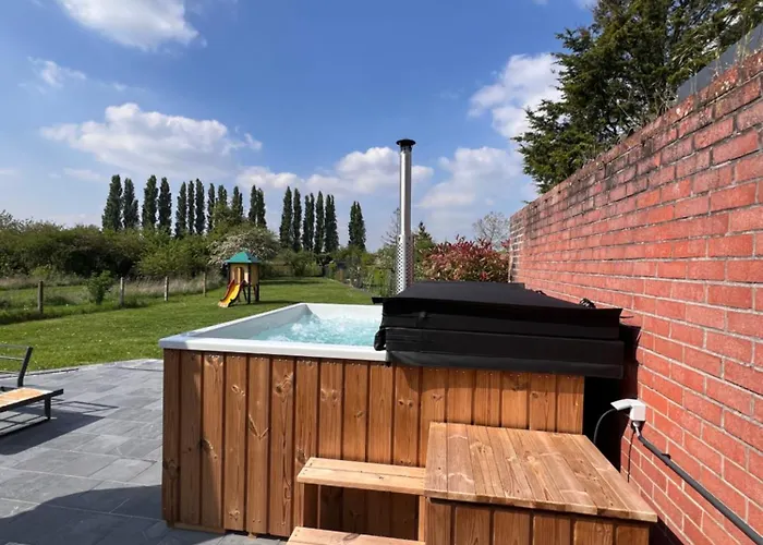 Holiday home Au Bord De L'eau Le Bizet