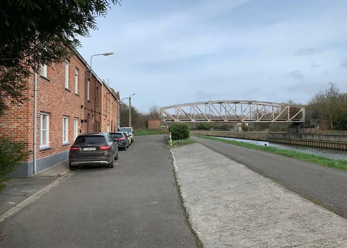 Au Bord De L'eau * Le Bizet