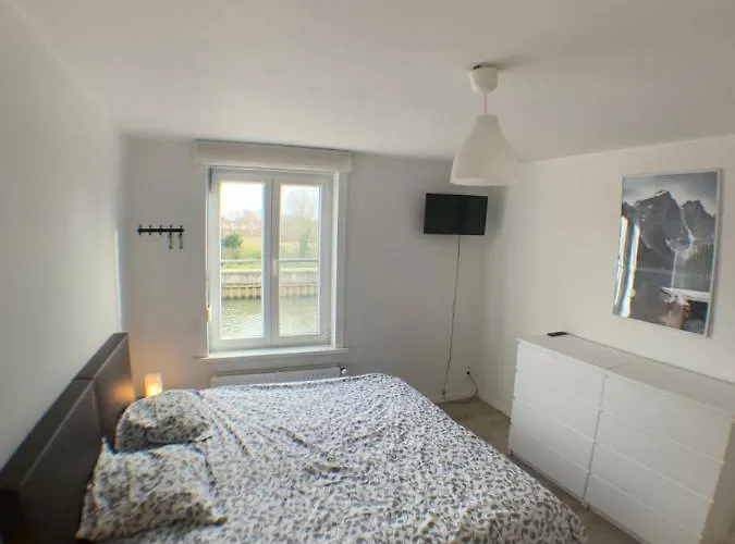 Holiday home Au Bord De L'eau Le Bizet